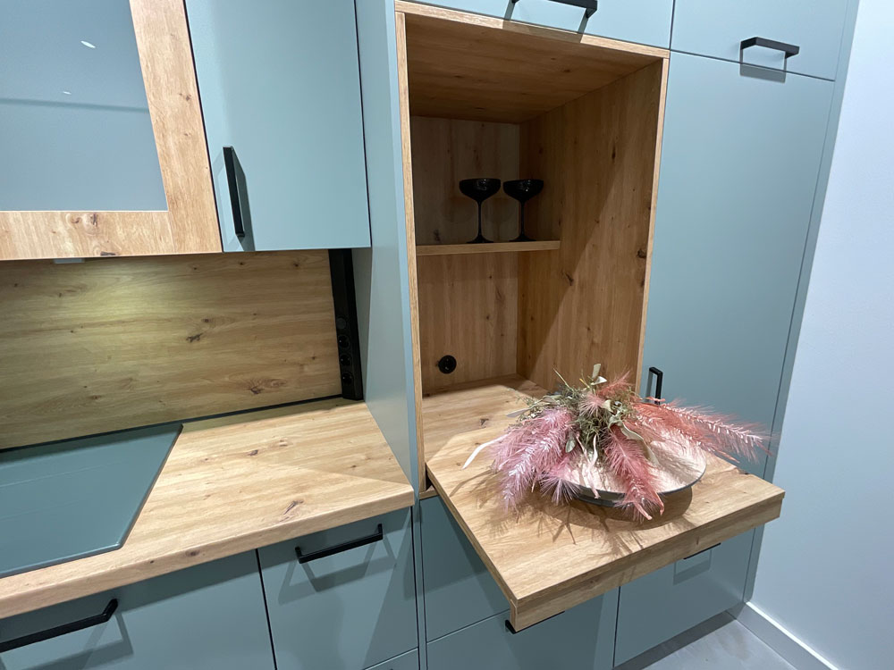 ausziehbarer Tisch