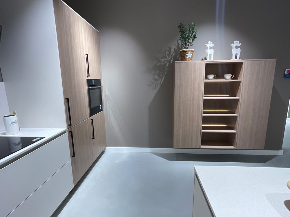 schwebendes Regalelement